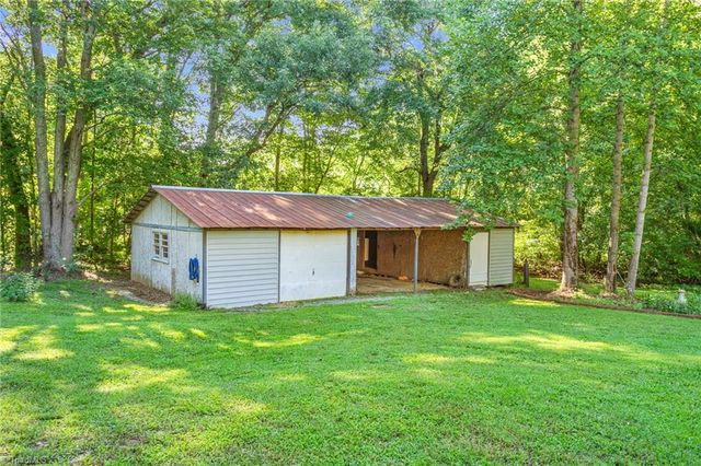 5220 Eastcrest Road, Mcleansville, NC 27377