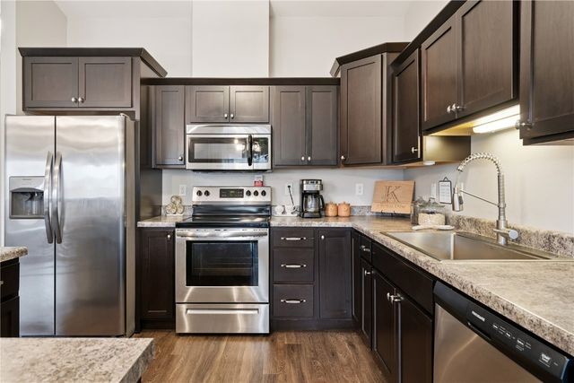 223 Windflower, Solon, IA 52333