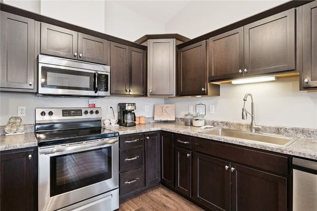 223 Windflower, Solon, IA 52333