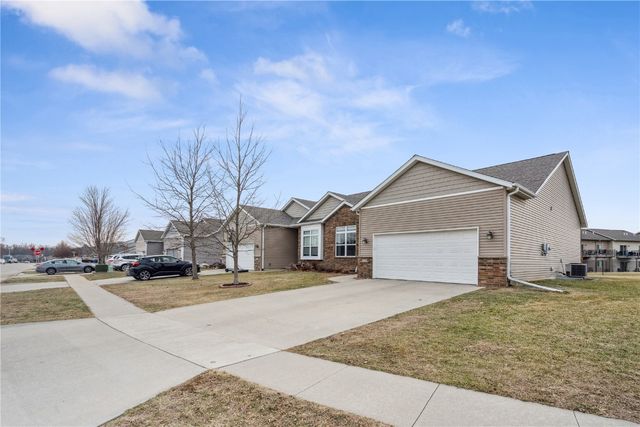223 Windflower, Solon, IA 52333