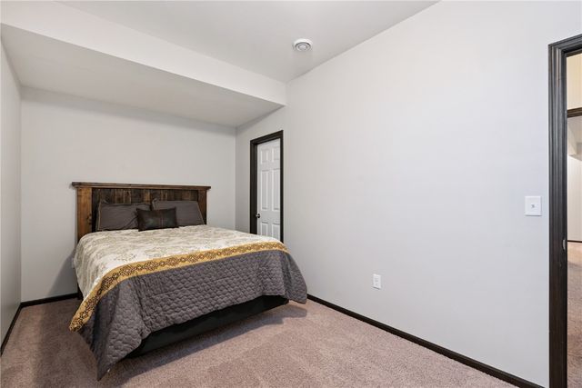 223 Windflower, Solon, IA 52333