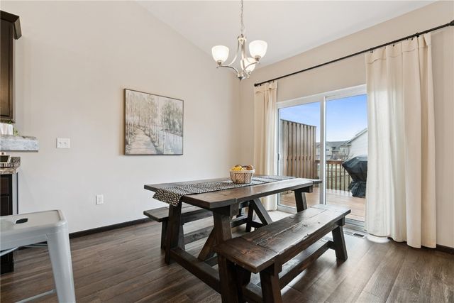 223 Windflower, Solon, IA 52333