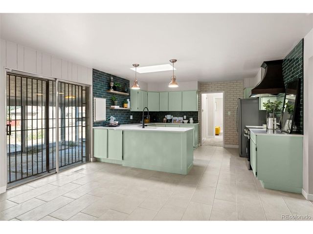 442 Titan Ct, Aurora, CO 80011