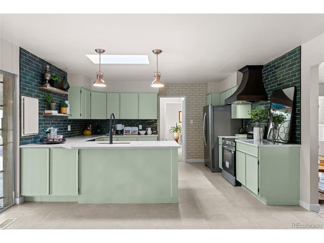 442 Titan Ct, Aurora, CO 80011