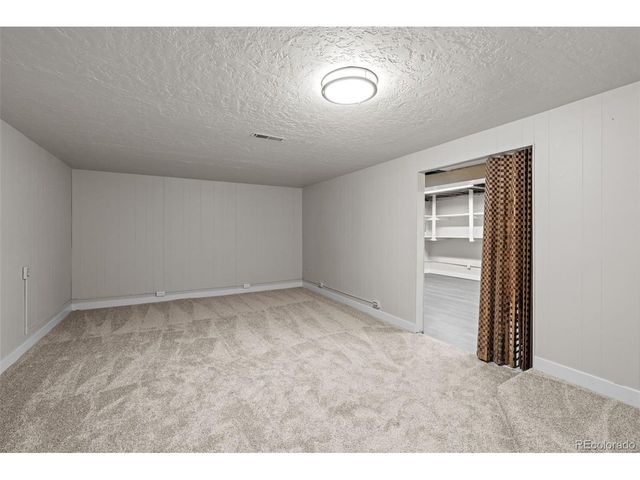 442 Titan Ct, Aurora, CO 80011