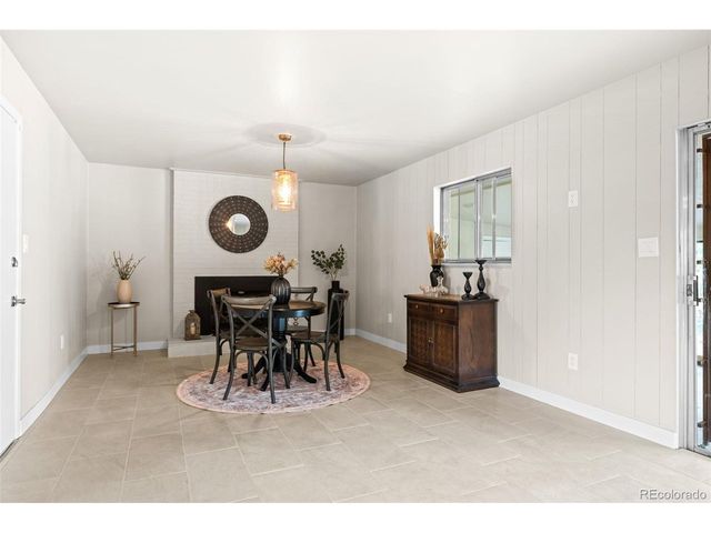 442 Titan Ct, Aurora, CO 80011