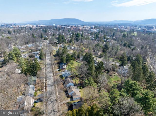 422 MARTIN TER, State College, PA 16803