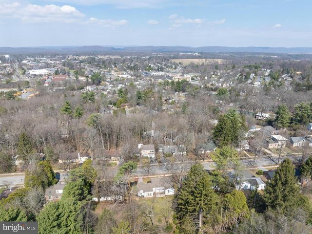 422 MARTIN TER, State College, PA 16803