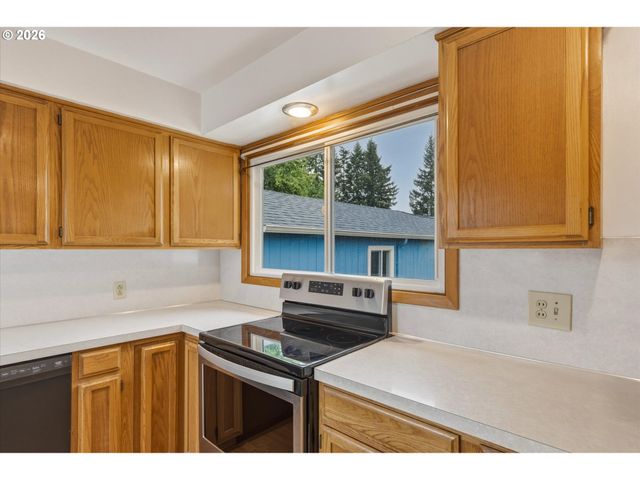 716 WOODARD Ave, Castle Rock, WA 98611