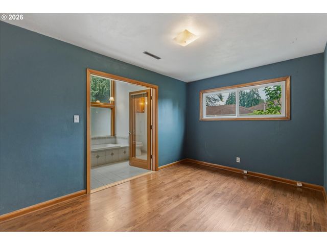 716 WOODARD Ave, Castle Rock, WA 98611