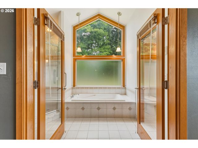 716 WOODARD Ave, Castle Rock, WA 98611