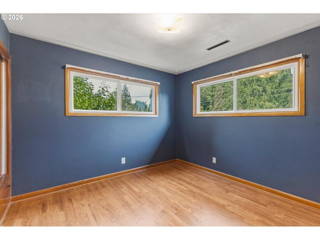 716 WOODARD Ave, Castle Rock, WA 98611