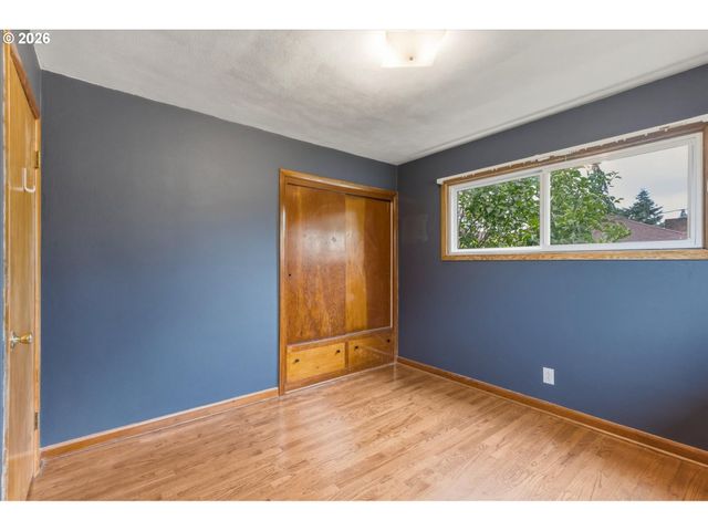 716 WOODARD Ave, Castle Rock, WA 98611