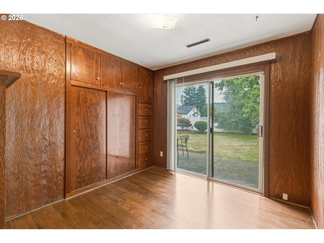 716 WOODARD Ave, Castle Rock, WA 98611