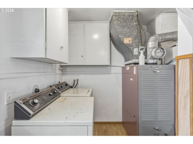 716 WOODARD Ave, Castle Rock, WA 98611