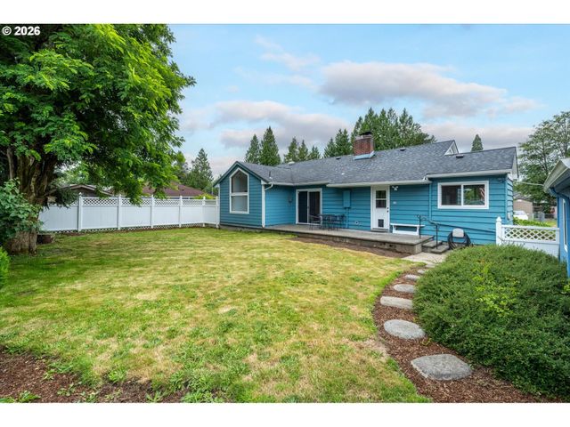 716 WOODARD Ave, Castle Rock, WA 98611