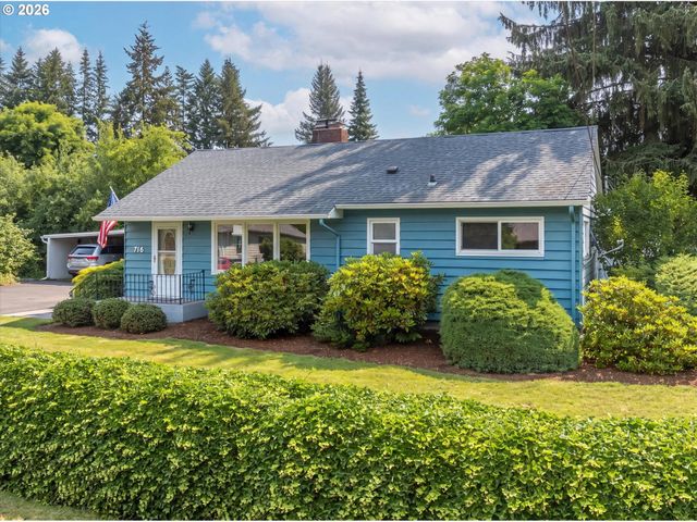 716 WOODARD Ave, Castle Rock, WA 98611