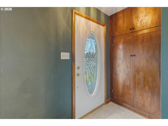 716 WOODARD Ave, Castle Rock, WA 98611