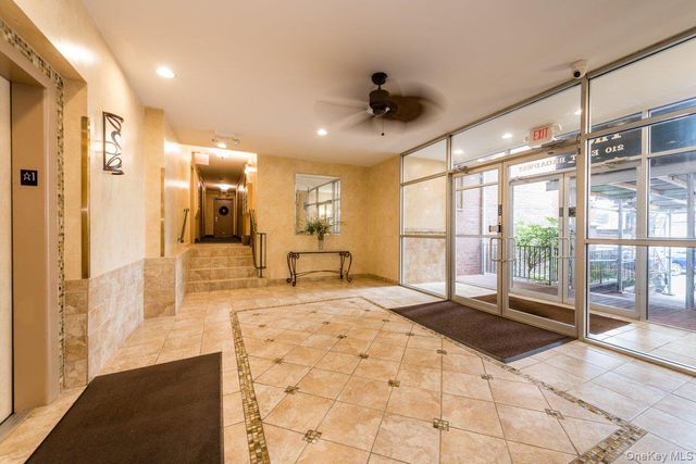 210 E Broadway 4D, Long Beach, NY 11561
