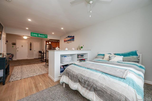 210 E Broadway 4D, Long Beach, NY 11561