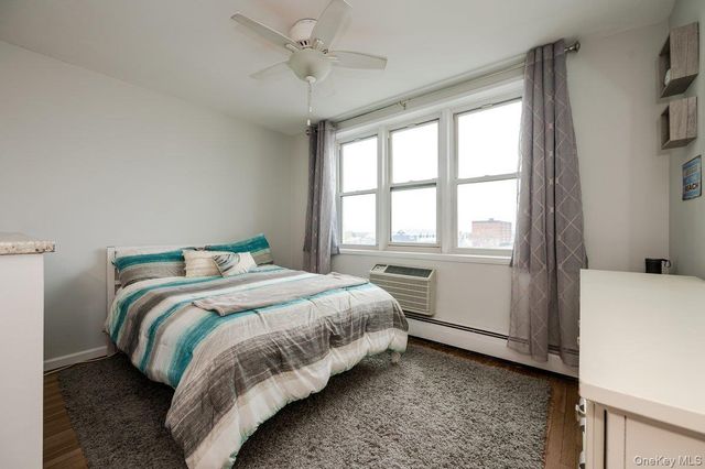 210 E Broadway 4D, Long Beach, NY 11561