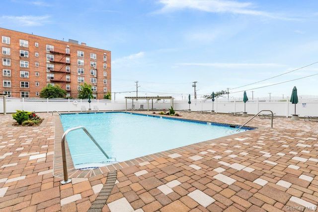210 E Broadway 4D, Long Beach, NY 11561