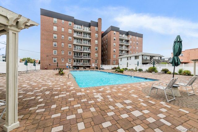 210 E Broadway 4D, Long Beach, NY 11561
