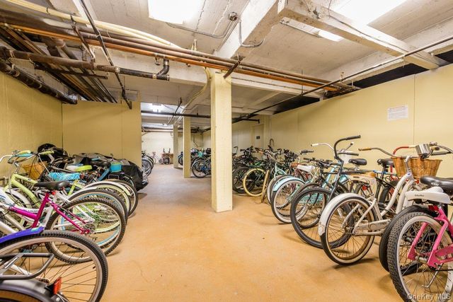 210 E Broadway 4D, Long Beach, NY 11561
