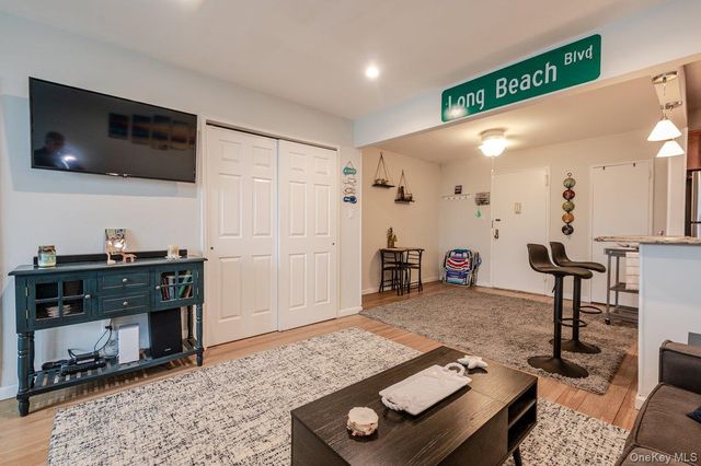 210 E Broadway 4D, Long Beach, NY 11561