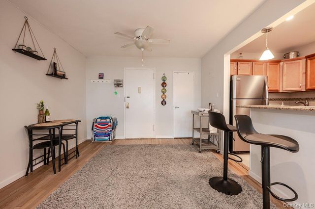 210 E Broadway 4D, Long Beach, NY 11561