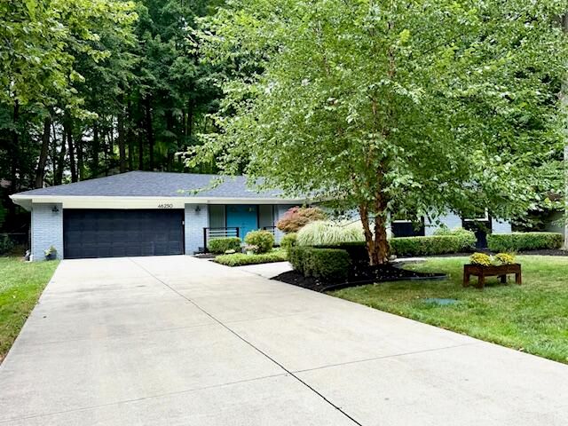 46250 Bloomcrest Drive, Northville Twp, MI 48167