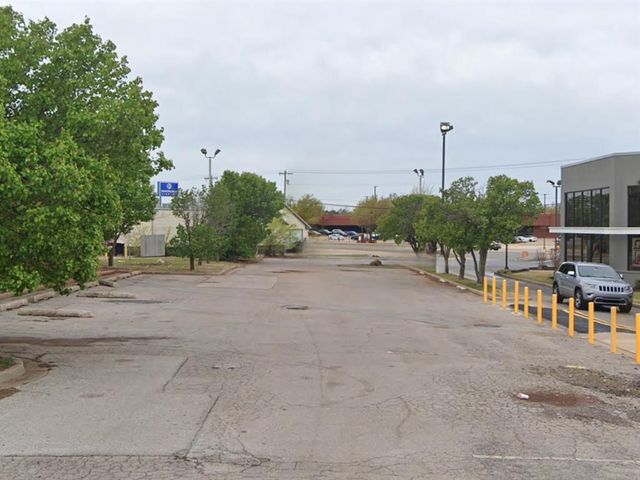 12215 N Pennsylvania Avenue, Oklahoma City, OK 73114