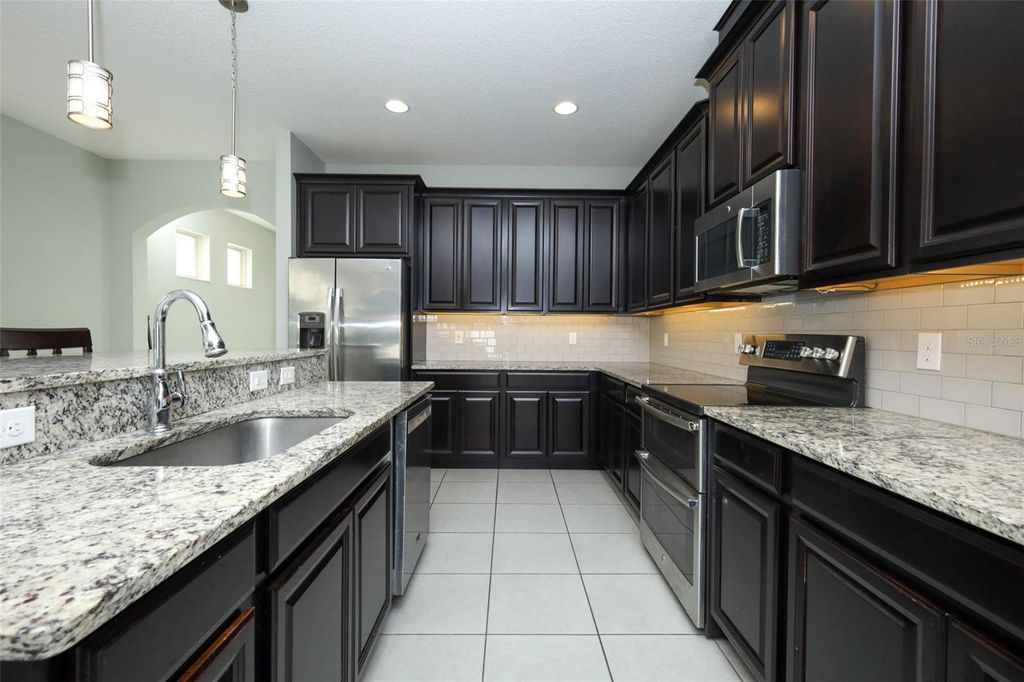 Image 10 of property listing at 4043 LAKE BOSSE VIEW DRIVE, Orlando, FL 32810