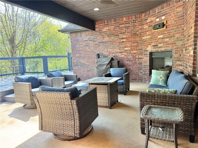 508 Candlelight Circle, Elm Springs, AR 72762