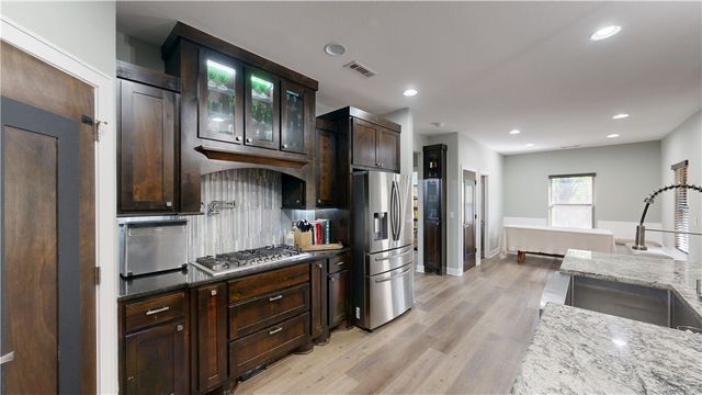 508 Candlelight Circle, Elm Springs, AR 72762