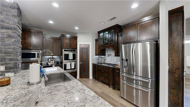 508 Candlelight Circle, Elm Springs, AR 72762