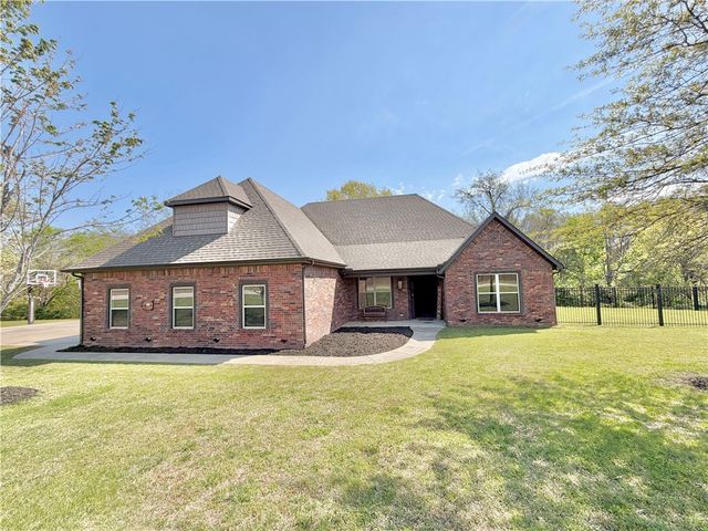 508 Candlelight Circle, Elm Springs, AR 72762