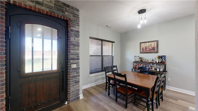 508 Candlelight Circle, Elm Springs, AR 72762