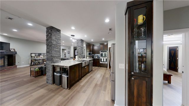 508 Candlelight Circle, Elm Springs, AR 72762