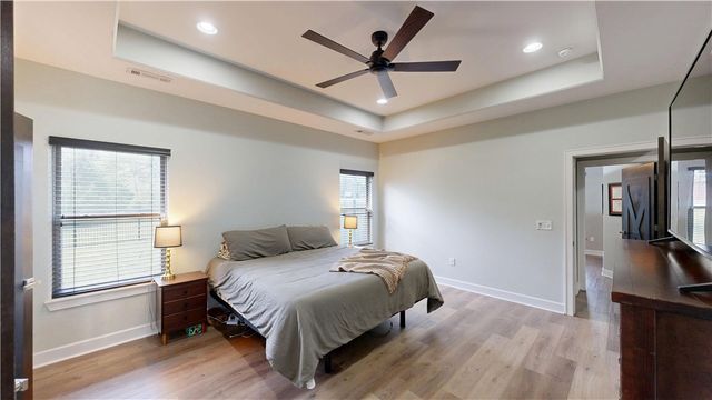 508 Candlelight Circle, Elm Springs, AR 72762