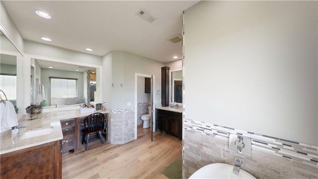 508 Candlelight Circle, Elm Springs, AR 72762