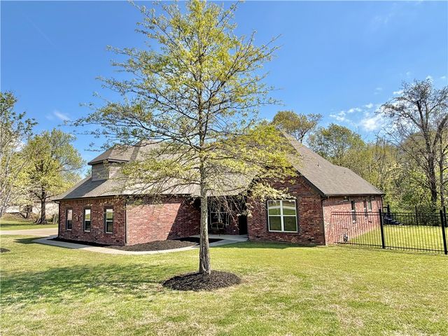 508 Candlelight Circle, Elm Springs, AR 72762