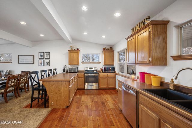 1904 Cherry Street, Seneca, MO 64865