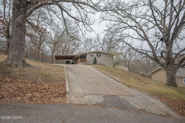 1904 Cherry Street, Seneca, MO 64865