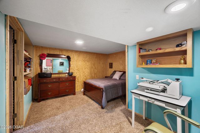 1904 Cherry Street, Seneca, MO 64865