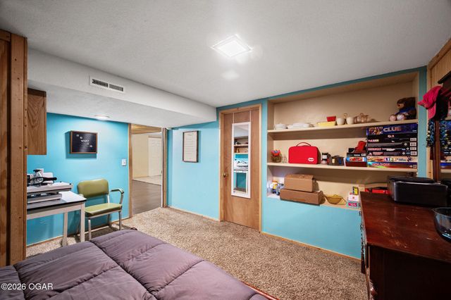 1904 Cherry Street, Seneca, MO 64865