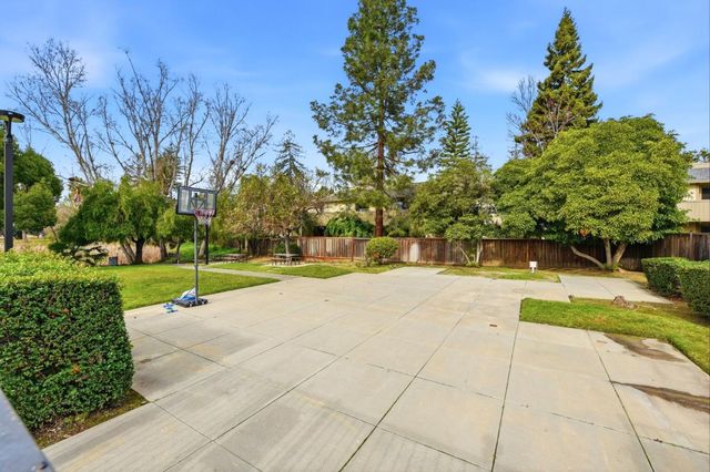 513 Glenmoor Circle, Milpitas, CA 95035