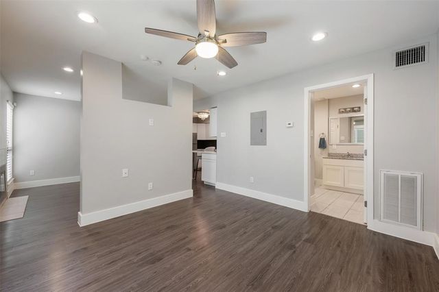 935 La Posada DR 115, Austin, TX 78752