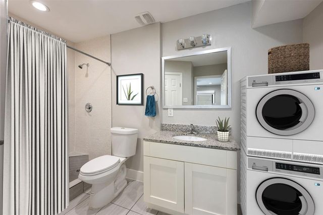 935 La Posada DR 115, Austin, TX 78752