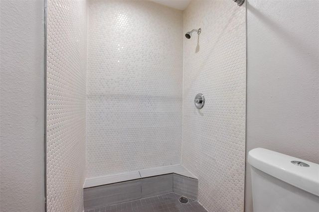 935 La Posada DR 115, Austin, TX 78752